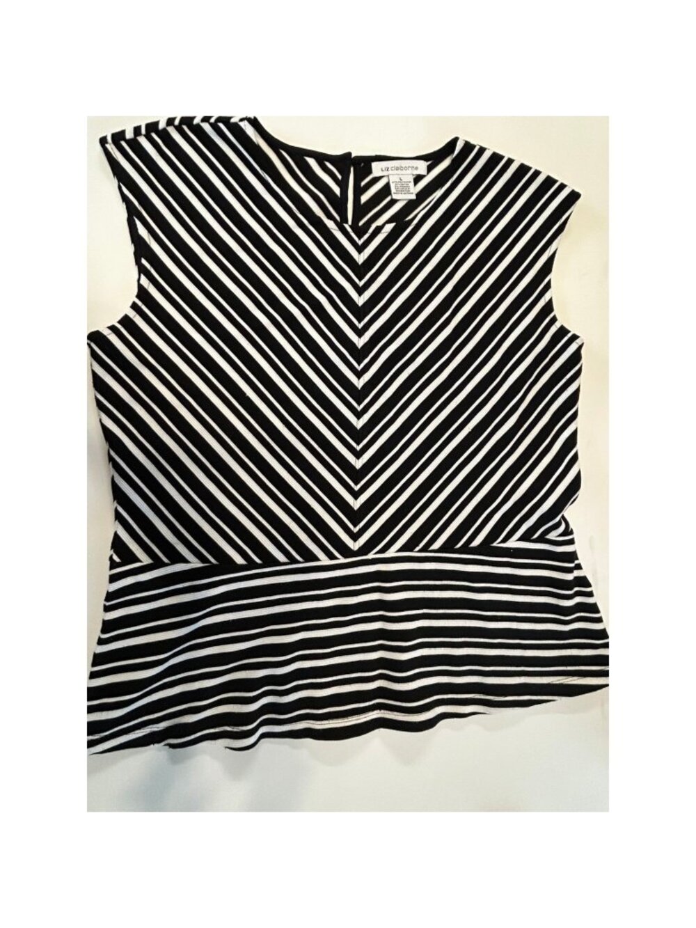 Liz Claiborne Sleeveless Top Size L Black White Striped Chevron Knit Blouse